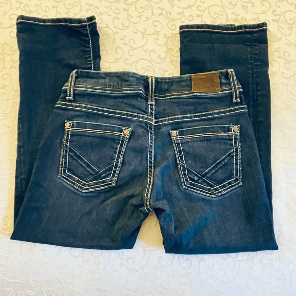 BKE Payton Cropped Stretchy Capri Jeans - Picture 7 of 16